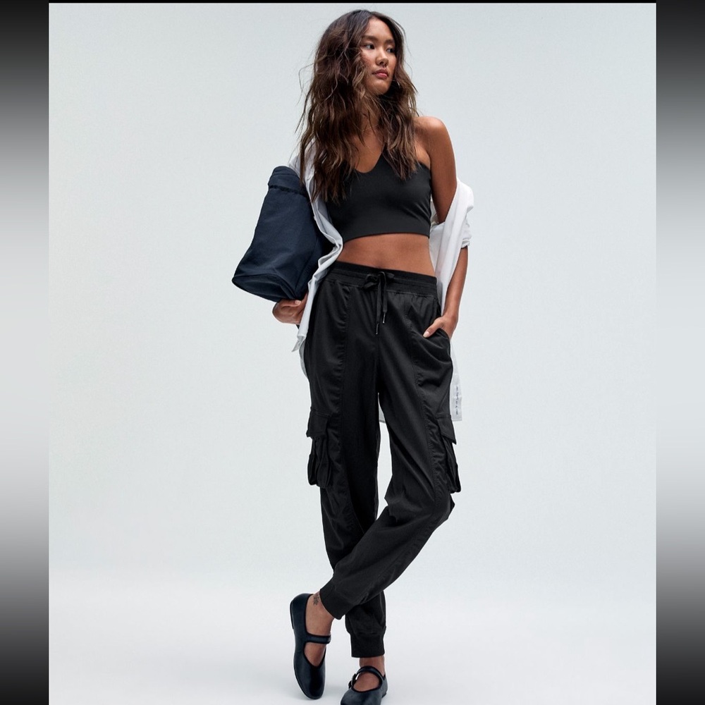 NWT - Lululemon, Dance Studio Relaxed-Fit Mid-Rise Cargo Jogger - Picture 2 of 9